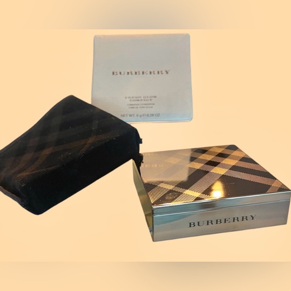 Burberry Gorgeous Compact Foundation Pressed powder NIB Fresh Glow Almond No 43 - Picture 4 of 11